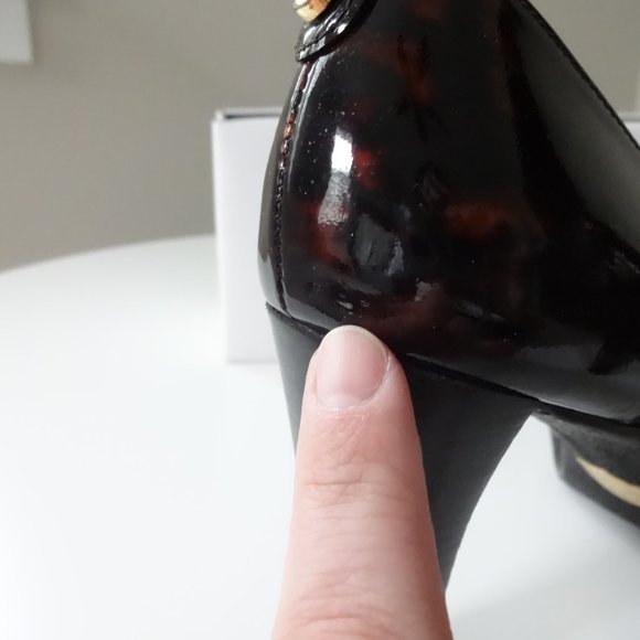 Stuart Weitzman Tortoise Shell Heels - Picture 7 of 8